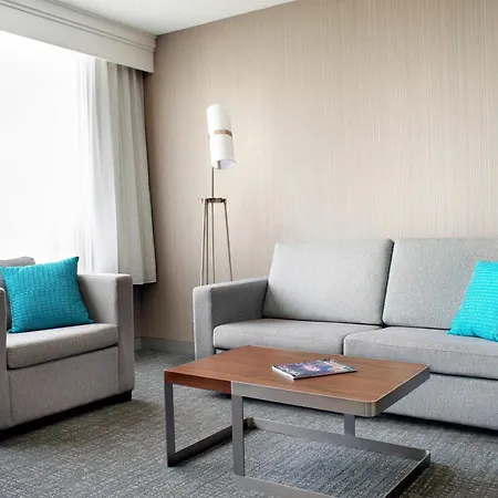 Courtyard By Marriott Toronto Downtown Hotel Exterior photo